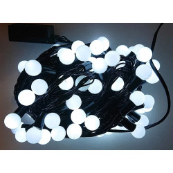 Lampki LED kulki zimna biała barwa na czarnym przewodzie